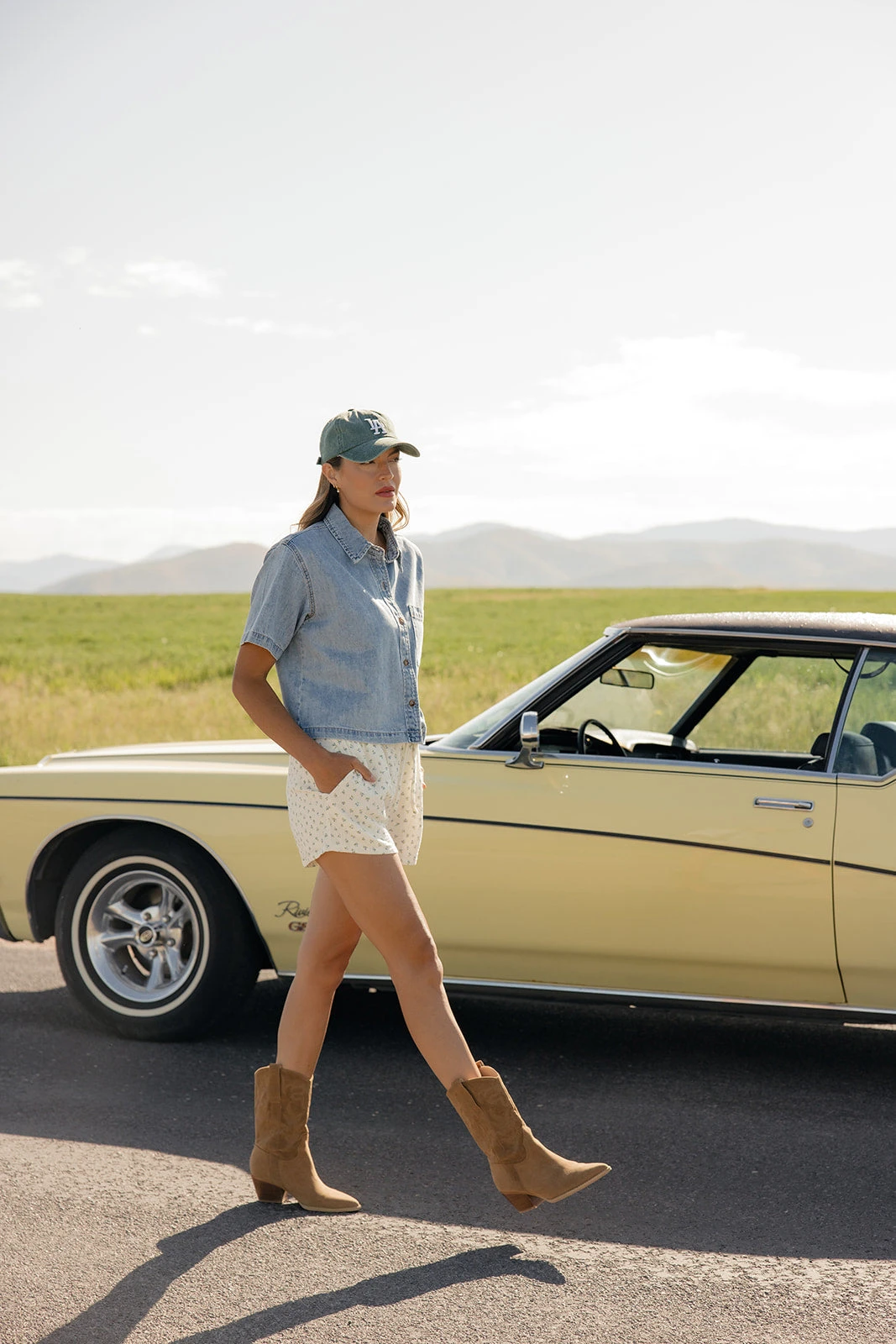 Short Sleeve Denim Button Down Blouse: Relaxed Western Style 5 Short Sleeve Denim Button Down Blouse: Relaxed Western Style - Image 3