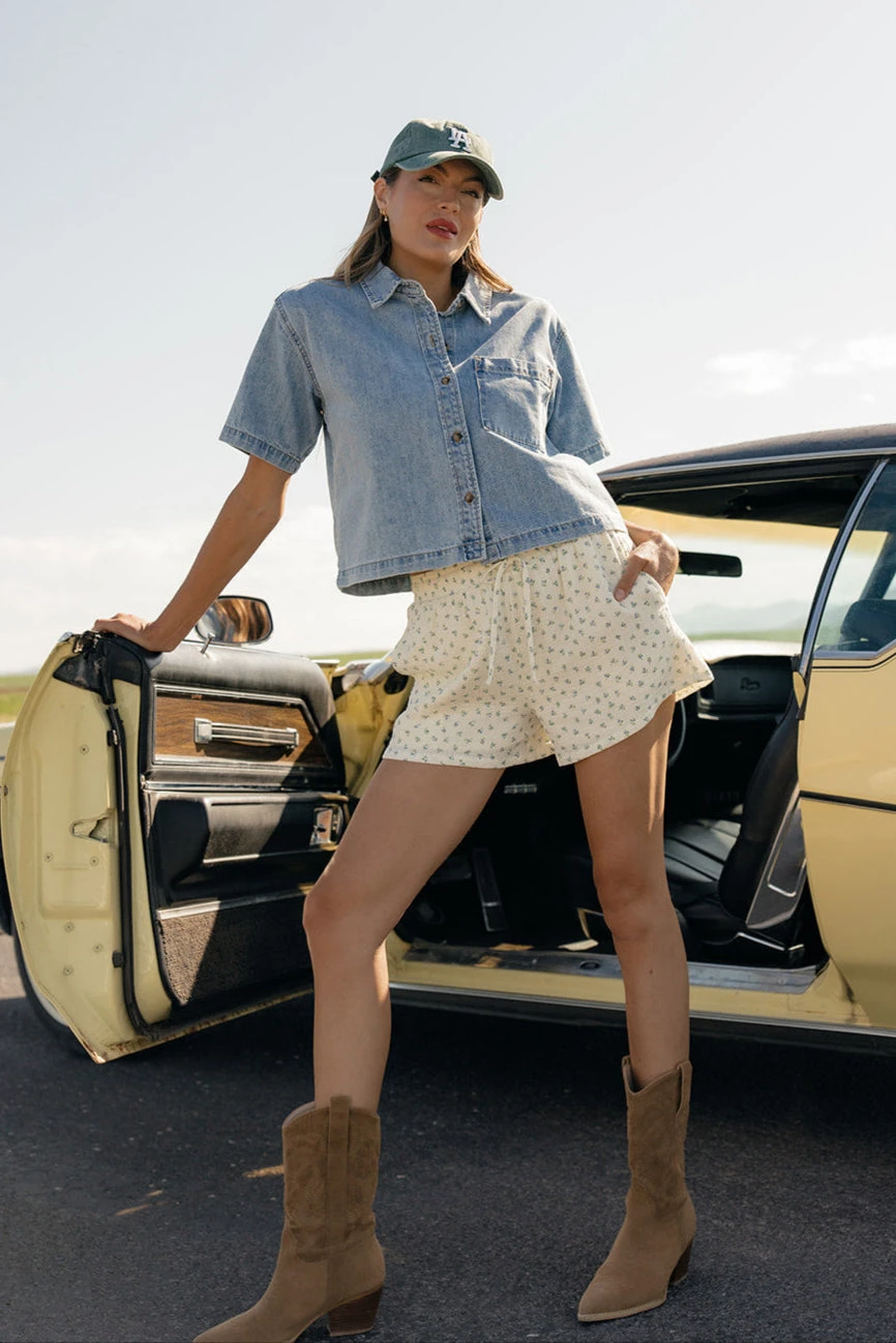 Short Sleeve Denim Button Down Blouse: Relaxed Western Style 4 Short Sleeve Denim Button Down Blouse: Relaxed Western Style - Image 2