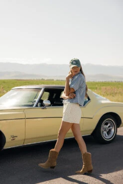 Floral Print Summer Shorts with Pockets and Drawstring Waist -ROOLEE FASHION SHOP 7W4A4695 b5b64fb7 7c66 44b8 8a7b 7d0fb3857605