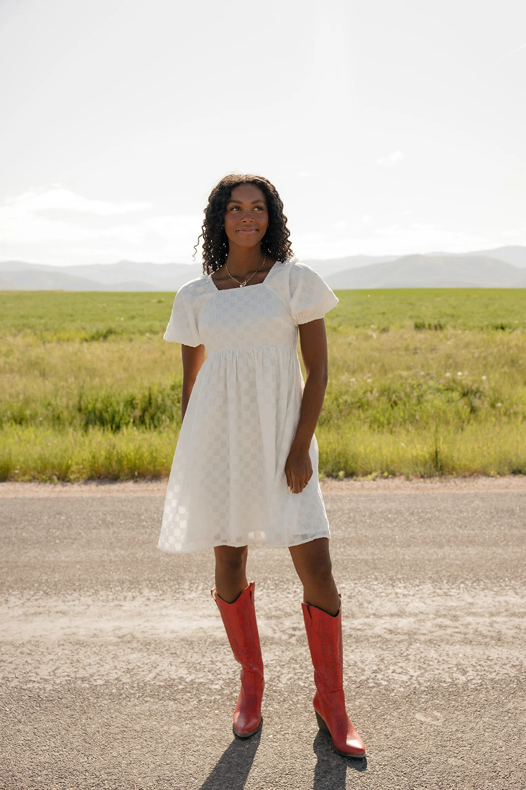 Wonderwall Checkered Dress - Elegant White Textured Dress with Pockets 6 Wonderwall Checkered Dress - Elegant White Textured Dress with Pockets - Image 4