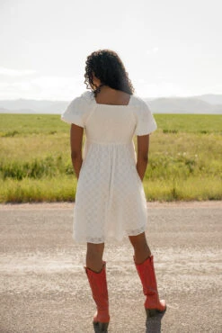 Wonderwall Checkered Dress - Elegant White Textured Dress with Pockets 15 Wonderwall Checkered Dress - Elegant White Textured Dress with Pockets -ROOLEE FASHION SHOP 7W4A4704