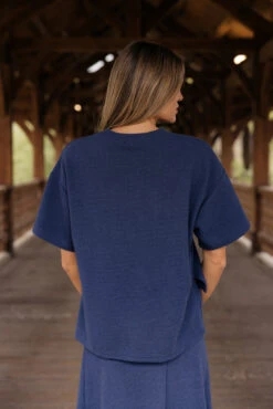 Midnight Muse Tee -ROOLEE FASHION SHOP 7W4A4729 d24f0515 52d1 4e9a 9950 af3388e81dcc