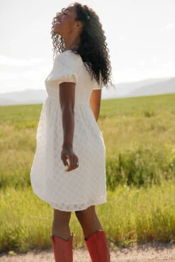 Wonderwall Checkered Dress - Elegant White Textured Dress with Pockets 17 Wonderwall Checkered Dress - Elegant White Textured Dress with Pockets -ROOLEE FASHION SHOP 7W4A4740