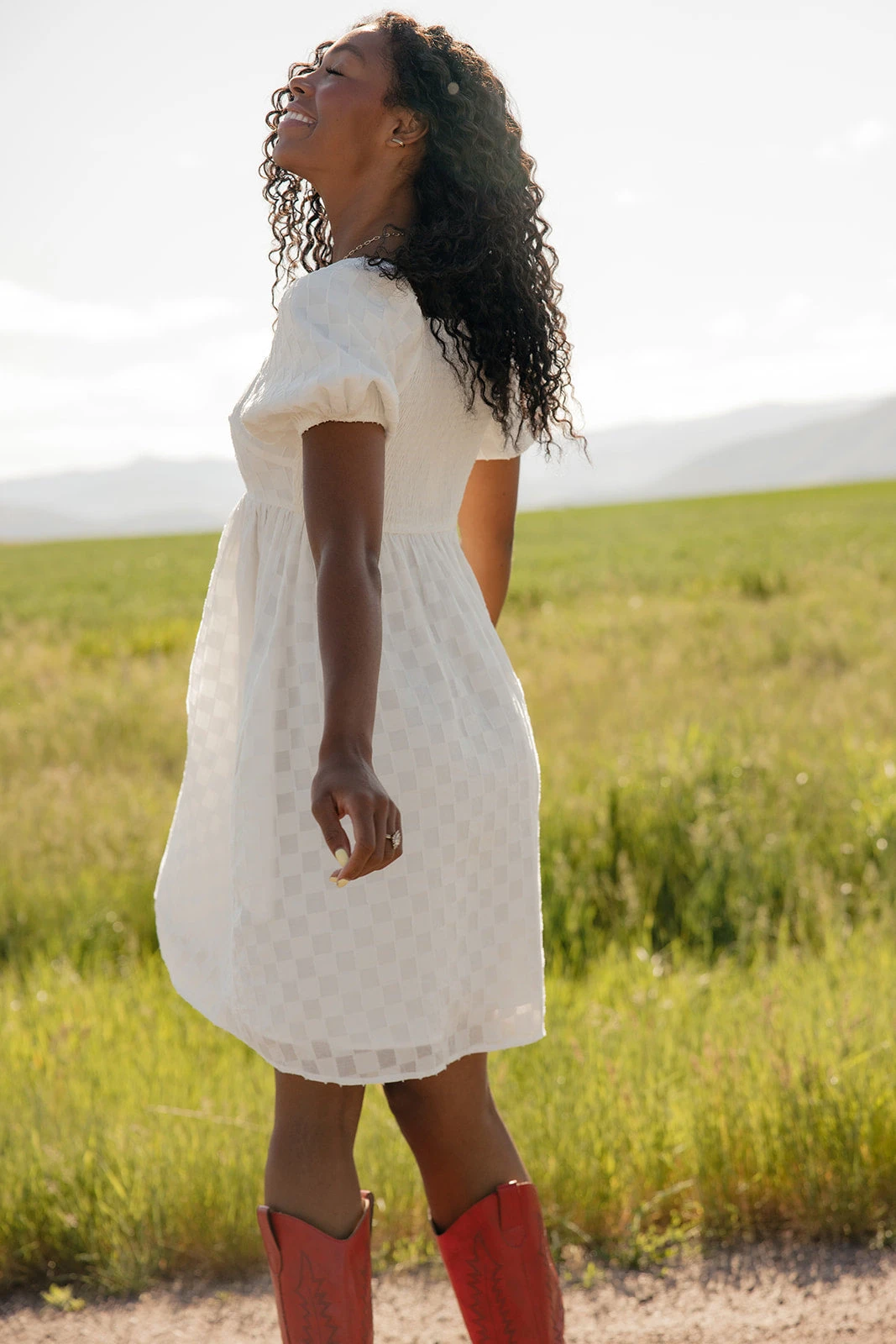 Wonderwall Checkered Dress - Elegant White Textured Dress with Pockets 9 Wonderwall Checkered Dress - Elegant White Textured Dress with Pockets - Image 7