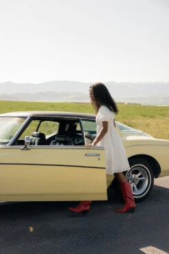 Wonderwall Checkered Dress - Elegant White Textured Dress with Pockets 13 Wonderwall Checkered Dress - Elegant White Textured Dress with Pockets -ROOLEE FASHION SHOP 7W4A4821