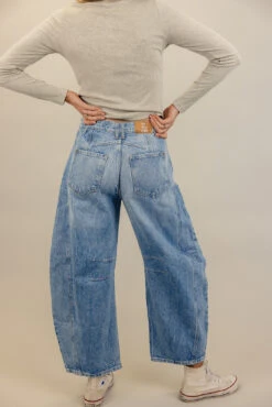 Free People Good Luck Mid Rise Barrel Jeans -ROOLEE FASHION SHOP 7W4A4914 86800b4e 684f 4607 a01c 6d60b6007d54