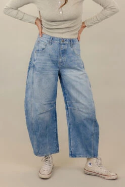 Free People Good Luck Mid Rise Barrel Jeans -ROOLEE FASHION SHOP 7W4A4917 22818945 e66e 4b69 9607 2318fa212fb2