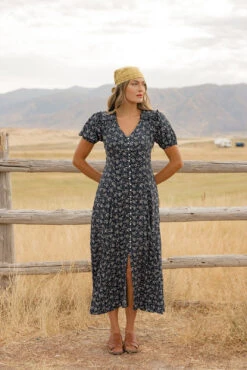 Floral V-Neck Maxi Dress with Pockets and Puff Sleeves -ROOLEE FASHION SHOP 7W4A5490 80ee1865 4b4f 4ae4 bac7 6406390bb26c