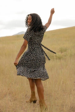 Willow Row Button Midi -ROOLEE FASHION SHOP 7W4A5702 136cebe7 9767 4cdc 9a17 8dfc62edb693