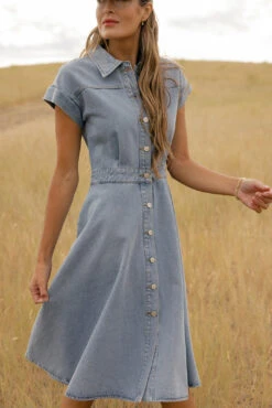 Structured A-Line Denim Button-Down Dress with Collar -ROOLEE FASHION SHOP 7W4A5756 6454cad3 61d7 4666 bf7a caf331a384d9