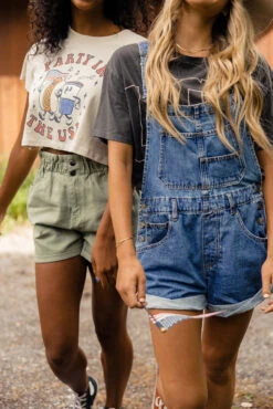 Free People Ziggy Shortalls -ROOLEE FASHION SHOP 7W4A5859 dc73eeae b780 4ea3 92ca 0337a12241e1