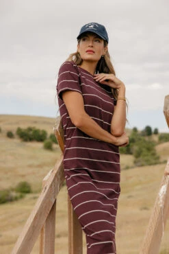 Striped Midi T-Shirt Dress with Asymmetrical Side Slit -ROOLEE FASHION SHOP 7W4A6038