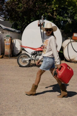 Western Rodeo Graphic Pullover - Oversized Terry-Lined Sweatshirt -ROOLEE FASHION SHOP 7W4A6056