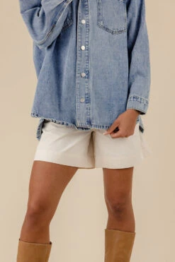 Let Me Be Pleated Bermuda Shorts with Elastic Waistband -ROOLEE FASHION SHOP 7W4A6141