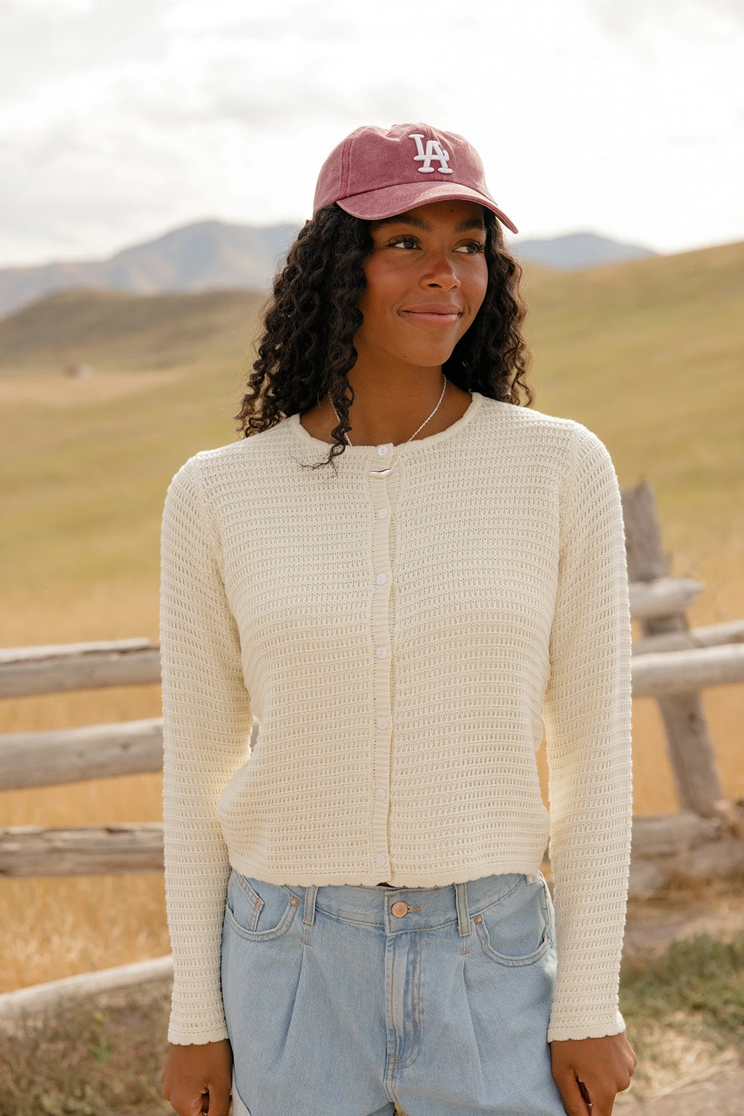 Textured Scalloped Hem Crop Cardigan - Soft Button-Up Layering Piece 6 Textured Scalloped Hem Crop Cardigan - Soft Button-Up Layering Piece - Image 4