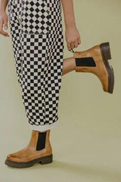 ROOLEE Flika Chelsea Boot -ROOLEE FASHION SHOP 7W4A6204 8098385e ab1e 409c 915d d3d46d3111d1