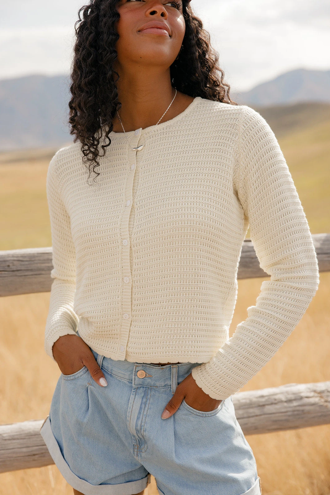 Textured Scalloped Hem Crop Cardigan - Soft Button-Up Layering Piece 4 Textured Scalloped Hem Crop Cardigan - Soft Button-Up Layering Piece - Image 2