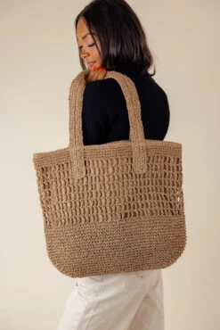 Woven Raffia Beach Tote Bag with Zipper and Inner Pouch -ROOLEE FASHION SHOP 7W4A6366