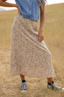 Dried Petals Midi Skirt -ROOLEE FASHION SHOP 7W4A6376 f5370401 f69a 43a4 a8ef 7a7cb7fd2b77