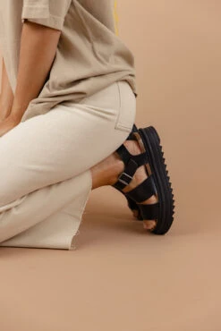 Martita Leather Platform Sandals - Handcrafted Summer Comfort 26 Martita Leather Platform Sandals - Handcrafted Summer Comfort -ROOLEE FASHION SHOP 7W4A6394