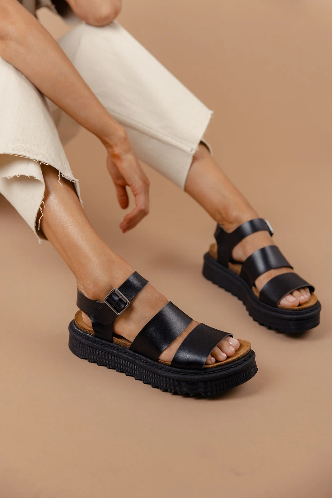 Martita Leather Platform Sandals - Handcrafted Summer Comfort 6 Martita Leather Platform Sandals - Handcrafted Summer Comfort - Image 4
