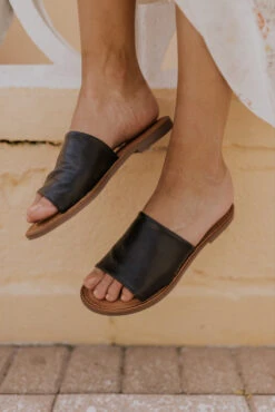 ROOLEE Karamelo Hand-Crafted Nappa Leather Sandal -ROOLEE FASHION SHOP 7W4A6502