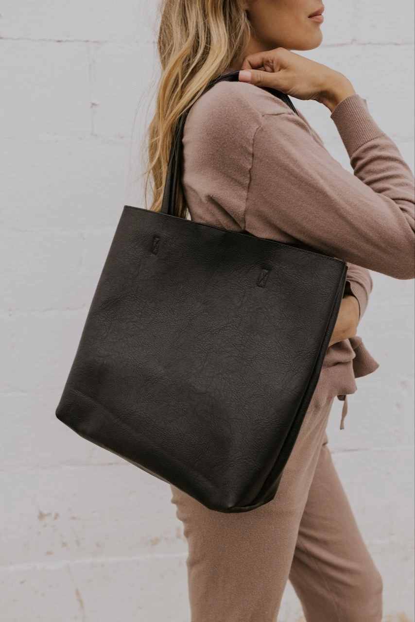 Large Capacity Everyday Tote Bag - The Icon Handbag 7 Large Capacity Everyday Tote Bag - The Icon Handbag - Image 5