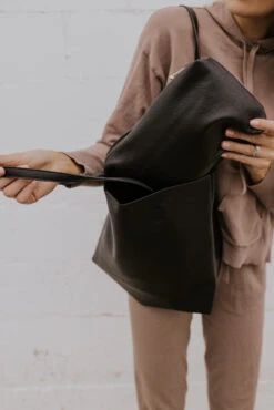 Large Capacity Everyday Tote Bag - The Icon Handbag 13 Large Capacity Everyday Tote Bag - The Icon Handbag -ROOLEE FASHION SHOP 7W4A6528 d50579a0 bd1a 4202 932e cc8455ae71e7