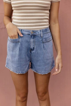 Mesa Raw Edge Shorts 26 Mesa Raw Edge Shorts -ROOLEE FASHION SHOP 7W4A6616 6ad158e2 2ce7 4c78 b26d 6ddaaa93d413