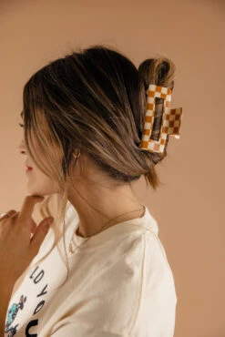 Large Checkered Claw Clip for Versatile Hair Styling -ROOLEE FASHION SHOP 7W4A6894 bb1ee021 e364 43f7 a367 0f838f6d3d04