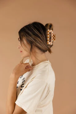 Large Checkered Claw Clip for Versatile Hair Styling -ROOLEE FASHION SHOP 7W4A6897