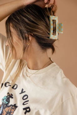 Large Checkered Claw Clip for Versatile Hair Styling -ROOLEE FASHION SHOP 7W4A6900