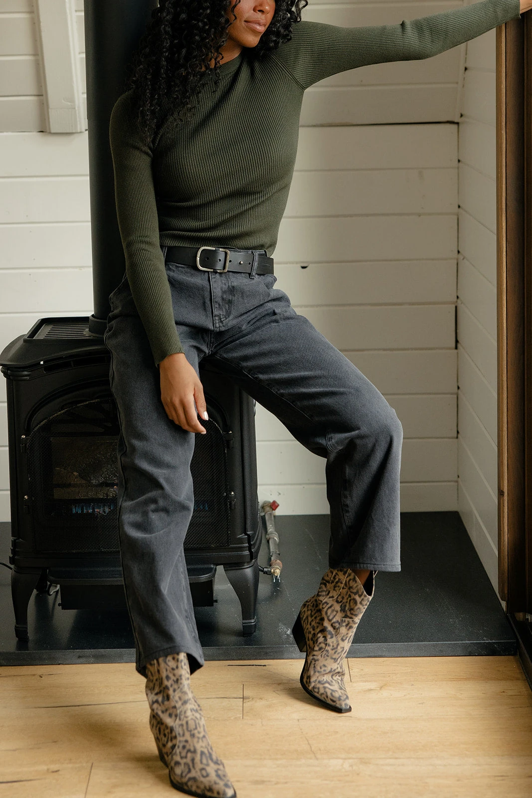 Relaxed Fit Pleated Jeans - Parkway Vintage Style Denim 6 Relaxed Fit Pleated Jeans - Parkway Vintage Style Denim - Image 4