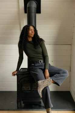 Relaxed Fit Pleated Jeans - Parkway Vintage Style Denim 12 Relaxed Fit Pleated Jeans - Parkway Vintage Style Denim -ROOLEE FASHION SHOP 7W4A8894 1