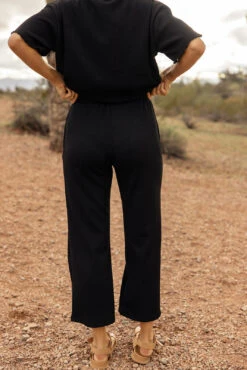 The Iris Textured Wide-Leg Pants with Pockets -ROOLEE FASHION SHOP 7W4A8970 cac515c3 0310 442e b14e 13f5d90705cf