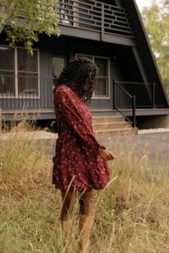 Floral Ruffle Sleeve Dress with Pockets and Functional Buttons 15 Floral Ruffle Sleeve Dress with Pockets and Functional Buttons -ROOLEE FASHION SHOP 7W4A9031