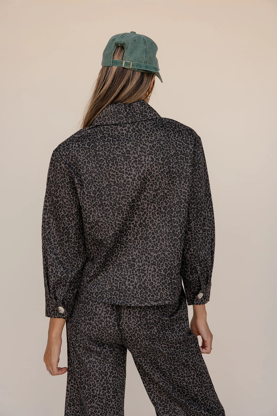 Cheetah Print Structured Jacket - Bold Statement Outerwear 7 Cheetah Print Structured Jacket - Bold Statement Outerwear - Image 5