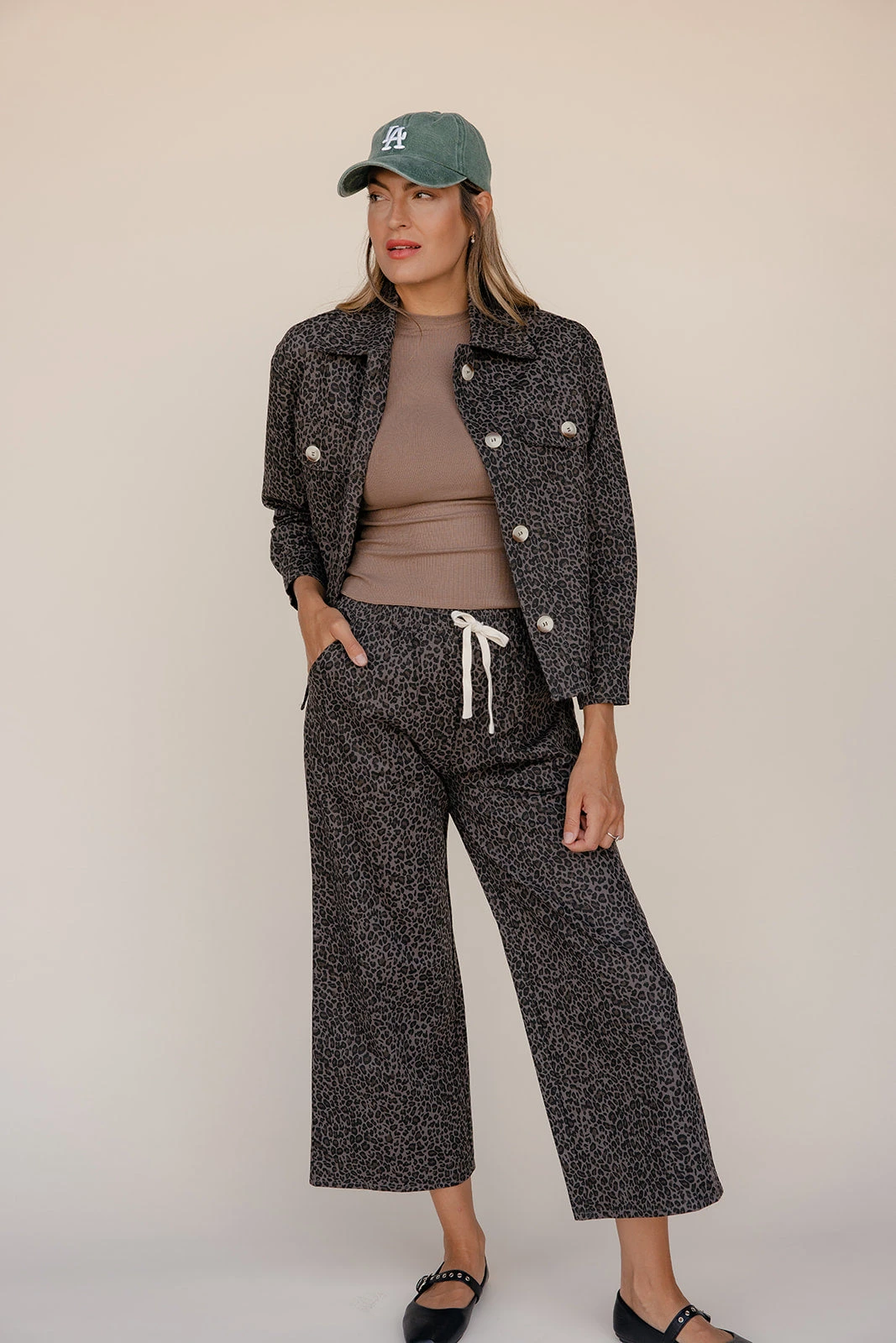 Cheetah Print Structured Jacket - Bold Statement Outerwear 8 Cheetah Print Structured Jacket - Bold Statement Outerwear - Image 6