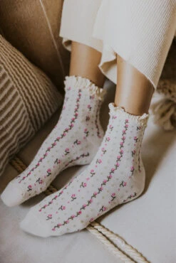Free People Rosebud Waffle Knit Ankle Socks with Floral Embroidery 21 Free People Rosebud Waffle Knit Ankle Socks with Floral Embroidery -ROOLEE FASHION SHOP 7W4A9337