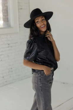 SALT Greenhaven Puff Sleeve Top 21 SALT Greenhaven Puff Sleeve Top -ROOLEE FASHION SHOP 7W4A9935 d3a035ab db42 4941 8cb9 5b9b85b1c9ec