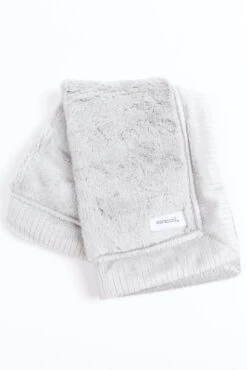 Luxury Gray Throw Blanket - Mist Lush Soft & Airy Wellness Throw -ROOLEE FASHION SHOP B48I2561