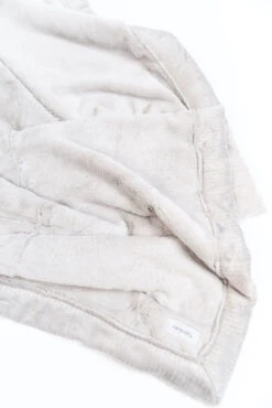 Luxury Gray Throw Blanket - Mist Lush Soft & Airy Wellness Throw -ROOLEE FASHION SHOP B48I2573