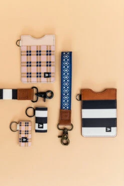 Thread Willow Vertical Wallet | Slim Leather Keychain Card Holder -ROOLEE FASHION SHOP B48I3756 f1e12eee 81bf 41a7 987a d5fa6d684168