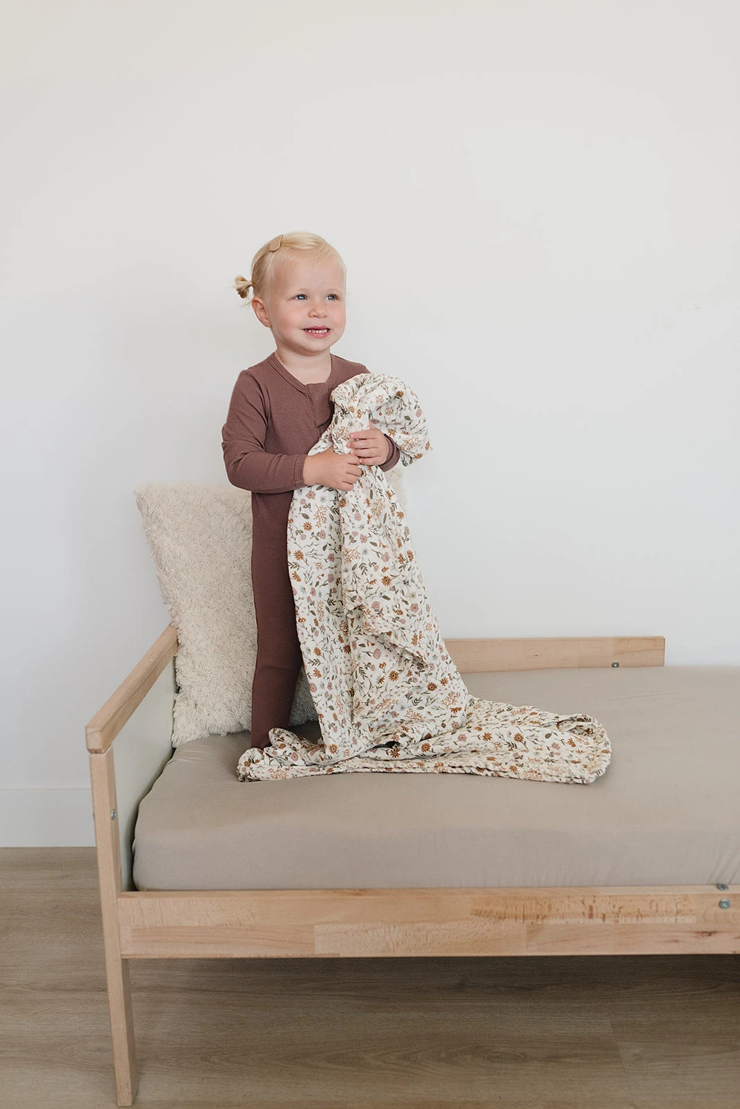 Meadow Floral 100% Cotton Muslin Quilt for Babies and Toddlers 6 Meadow Floral 100% Cotton Muslin Quilt for Babies and Toddlers - Image 4