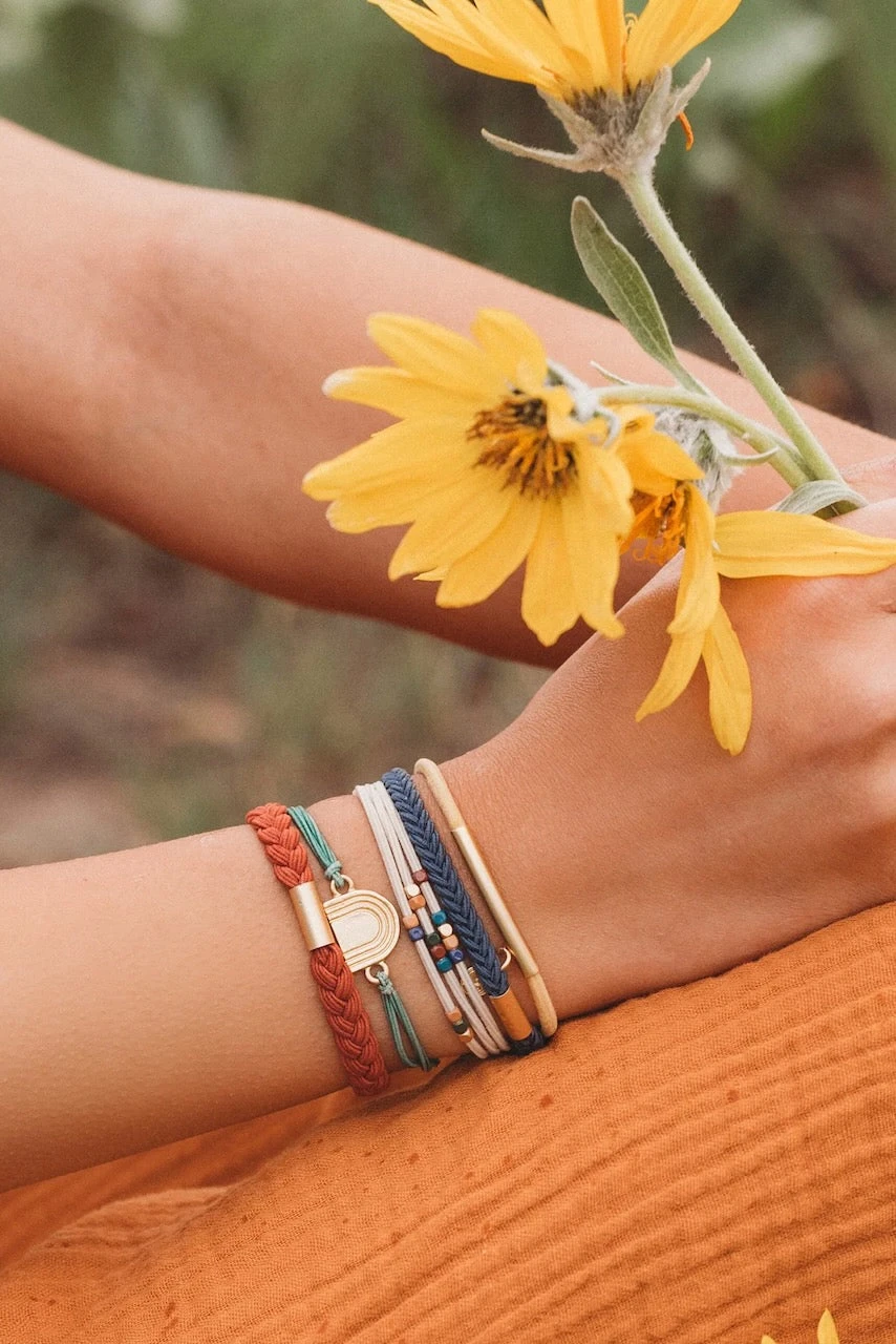 Hair Tie Bracelet Pack - Stylish 2-in-1 Elastic Wristbands 15 Hair Tie Bracelet Pack - Stylish 2-in-1 Elastic Wristbands - Image 13