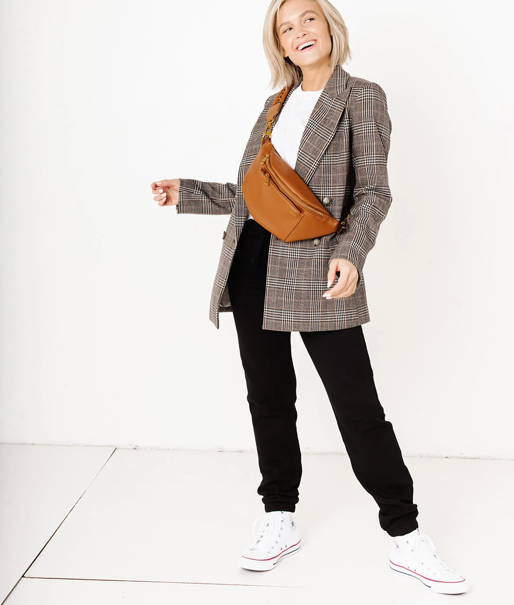 Fawn Design Fishtail Braid Messenger Strap - Brown Short 6 Fawn Design Fishtail Braid Messenger Strap - Brown Short - Image 4