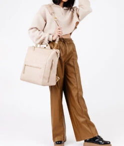 The Fawn + Nordstrom Square Diaper Bag - Beige 18 The Fawn + Nordstrom Square Diaper Bag - Beige -ROOLEE FASHION SHOP Fawn SquareDiaperBag Beige 6 290b5d98 f096 4c76 b189 eb2a401be0c9