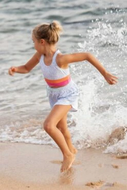 Ostler Girls Hybrid Short - Comfortable Quick-Dry Activewear