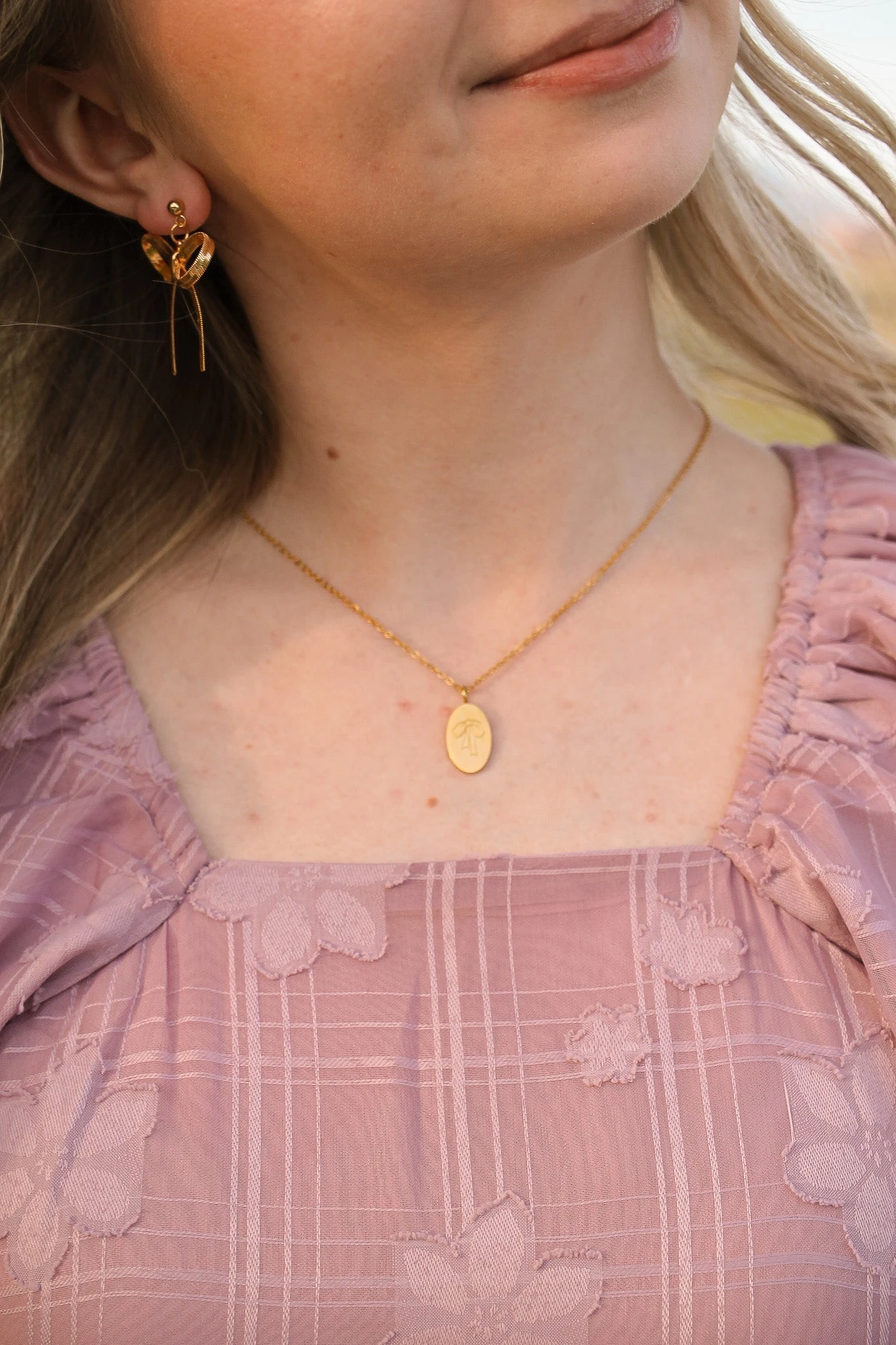 Rose and Clay Exclusive Hand-Drawn Bow Pendant Necklace - 18k Gold 10 Rose and Clay Exclusive Hand-Drawn Bow Pendant Necklace - 18k Gold - Image 8