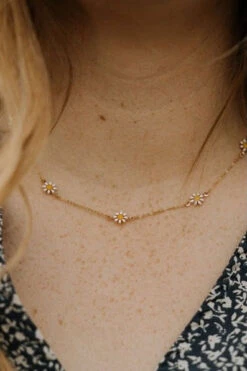 Gold Vermeil Daisy Necklace - Dainty Floral Sterling Silver Jewelry